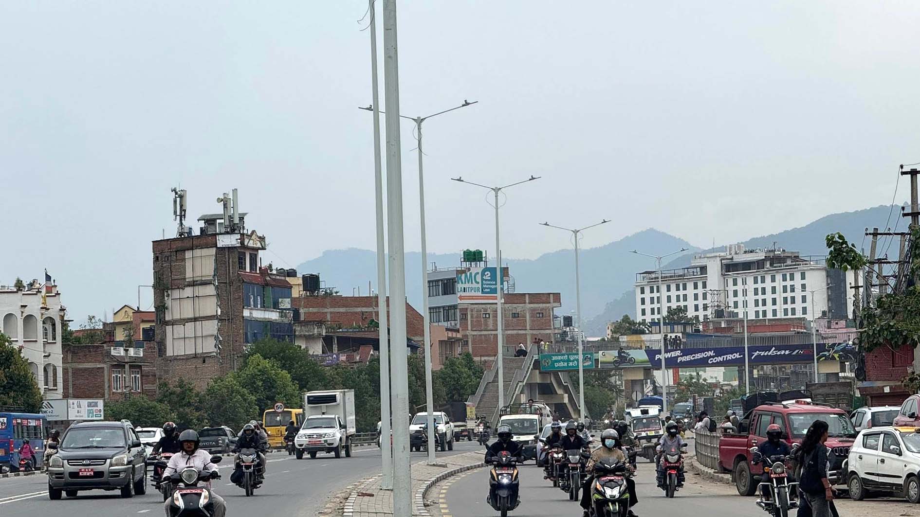 रात्रीकालीन यात्रा अझ सुरक्षित हुने, कोटेश्वर–कलंकी सडकमा स्ट्रीट लाइट जडान सुरु